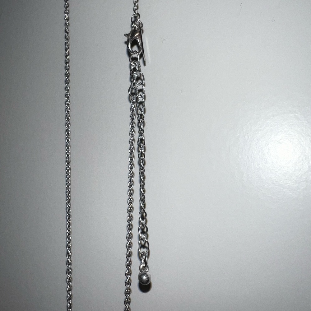 CLEARANCE Cute Silver Necklace 🩶 - Picture 5 of 9